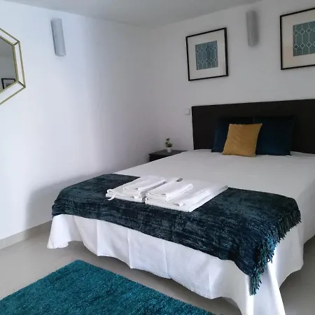 T2 Gale 500mts Da Piscina E Barbecue Privados * Guia (Faro)